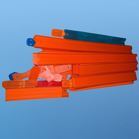 Huge Lot of Hot Wheels Playsets, Tracks & Accessories - Picture 4 of 8